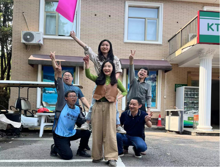 同（tóng）心聚力，共創輝煌